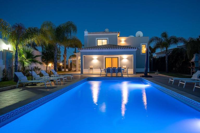 Albatroz - GORGEOUS & SPACIOUS VILLA IN CARVOEIRO - Chambres d'hôtes Carvoeiro