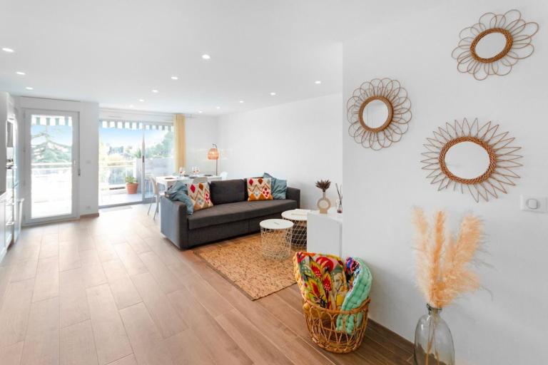 Le Radieux - Spacious - Bright - Car park - Peaceful - B&B Antibes