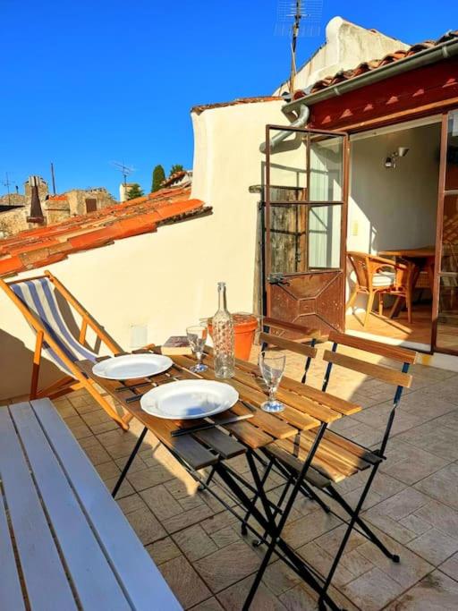 Appartement avec terrasse tropezienne, Aups - B&B Aups