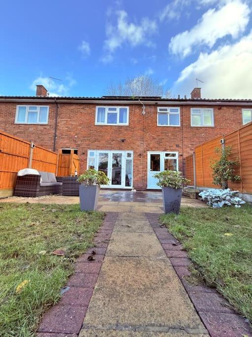 Three bedroom house - B&B Harlow