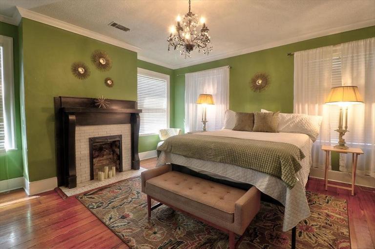 121 W Jones Suite Loft 4f - B&B Savannah