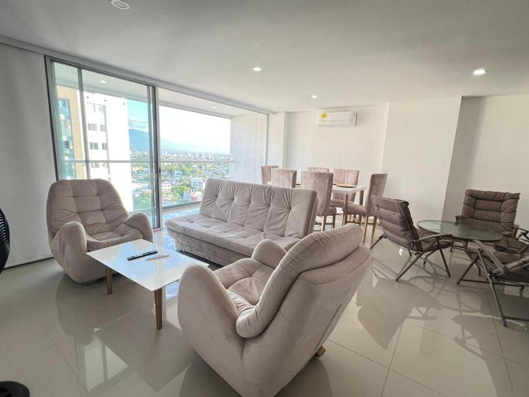 Apartamento Moderno Con Excelente Vista, Piscina, excepto los lunes por mantenimiento y Parqueadero privado, ubicado en Neiva - B&B Neiva