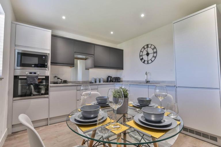 Modern, Cosy Whole house WiFi close to attractions - B&B Sheffield