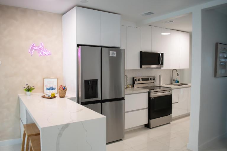 Villa Roads - Ideal Stay in Miami - King - Bed Parking - Near Airport, Brickell, Coconut Grove, Little Havana, Wynwood & Calle 8 - Ferienwohnung Miami