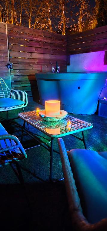 Maison Plus Belle La Nuit avec jacuzzi privé - B&B Allauch