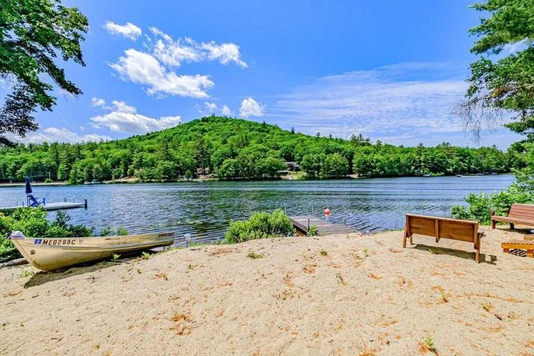 Lakefront Moose Pond Retreat - B&B Denmark