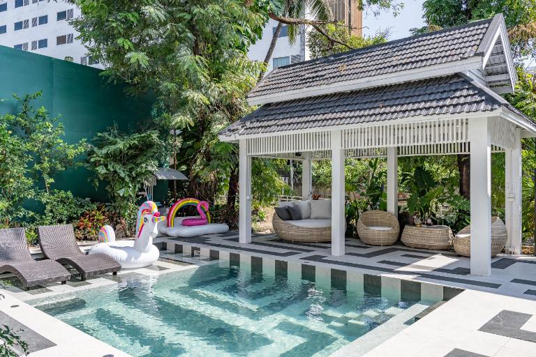 CLEOPATRA POOL VILLA I Prime Location - Near The Famous Night Bazzar, 5 Minutes from the old city I Daily Housekeeping - Ferienwohnung Chiang Mai