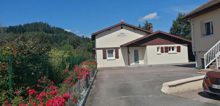Gîte Auberge du fumoir - Ferienwohnung Anould