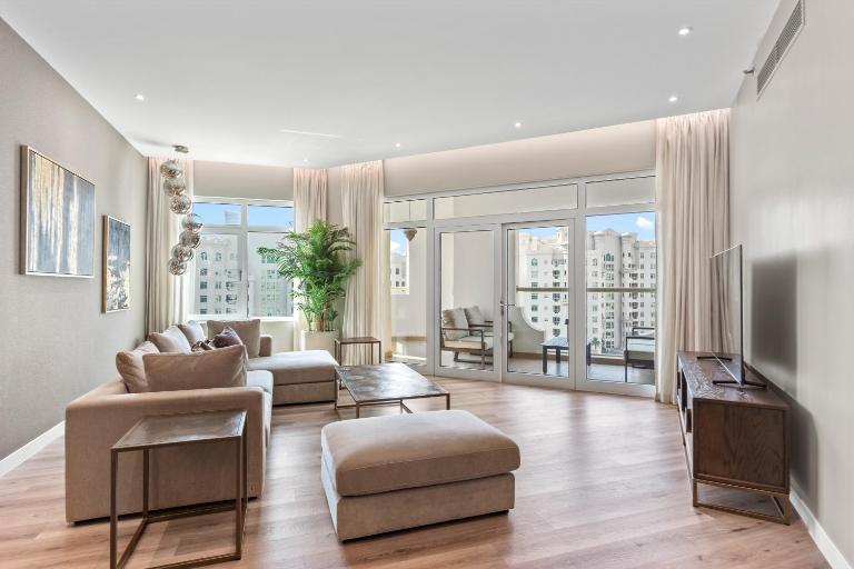 Sophisticated 3 Bed Palm Jumeirah w Beach Access - B&B Dubai