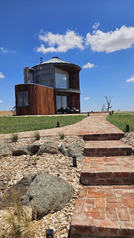 The Silos Accommodation - B&B Wantabadgery