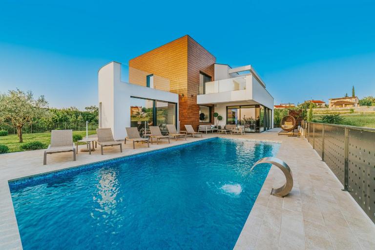Villa Aria Višnjan near Poreč for 12 people - pet friendly with wellness & sea view - B&B Višnjan - Visignano