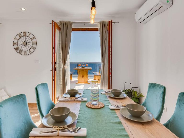 Magic Sea View - Apartments Rina - B&B Karlobag