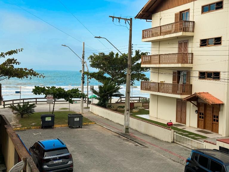 PÉ NA AREIA 30 passos do mar Apto 102 - Ferienwohnung Itapema