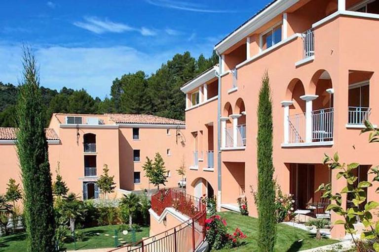 Two rooms appartment in residence with pool - B&B Gréoux-les-Bains