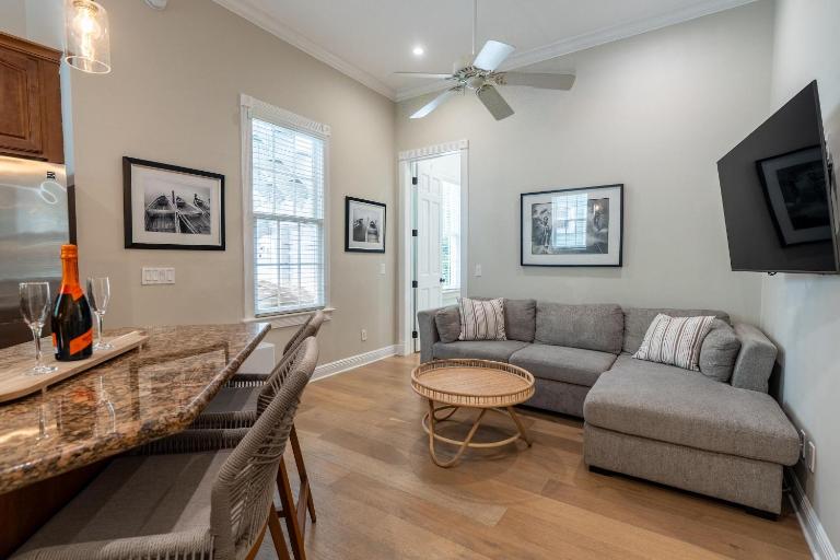 American Shoal Light Suite - Bed and Breakfast Key West