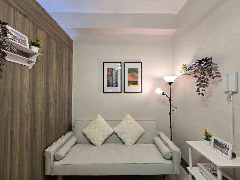 1BR Condotel with Balcony at FAME Residences #FM63 - B&B Manila