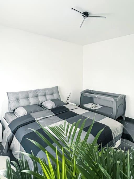 Comfy stay in modern 2-bdr apartment near downtown - B&B Esch-sur-Alzette