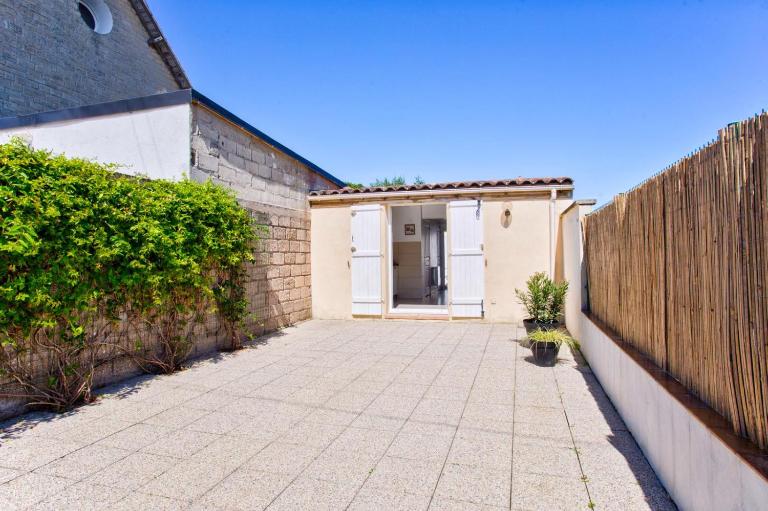 L'atypique, avec terrasse à 150M de la plage - B&B Lion-sur-Mer