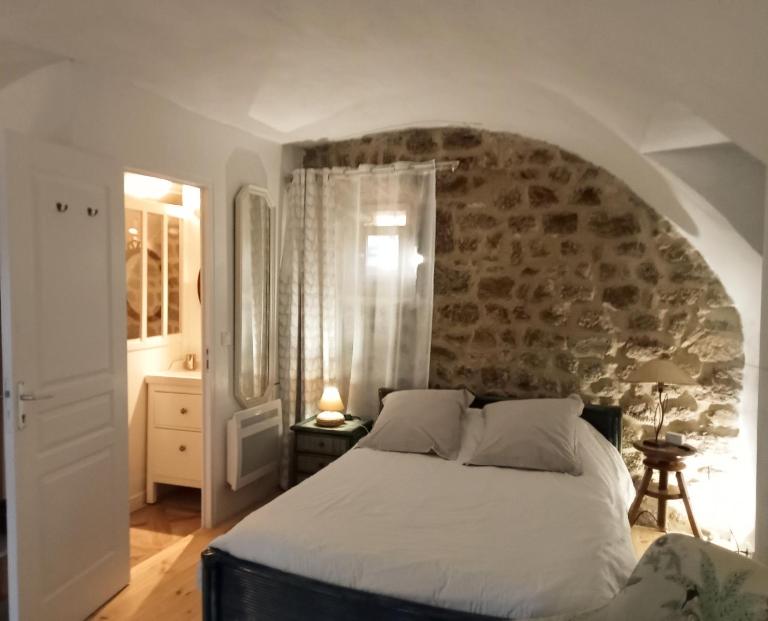 "La Voûte de Pierre" Gîte indépendant - B&B Saint-Cyr