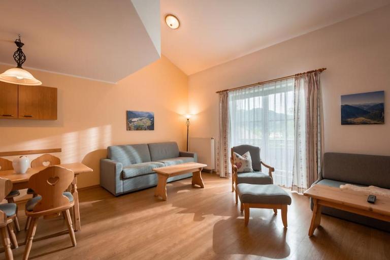 4 Star Maisonnette mit Kaiser Blick, Sauna, Schwimmbad - B&B Oberaudorf