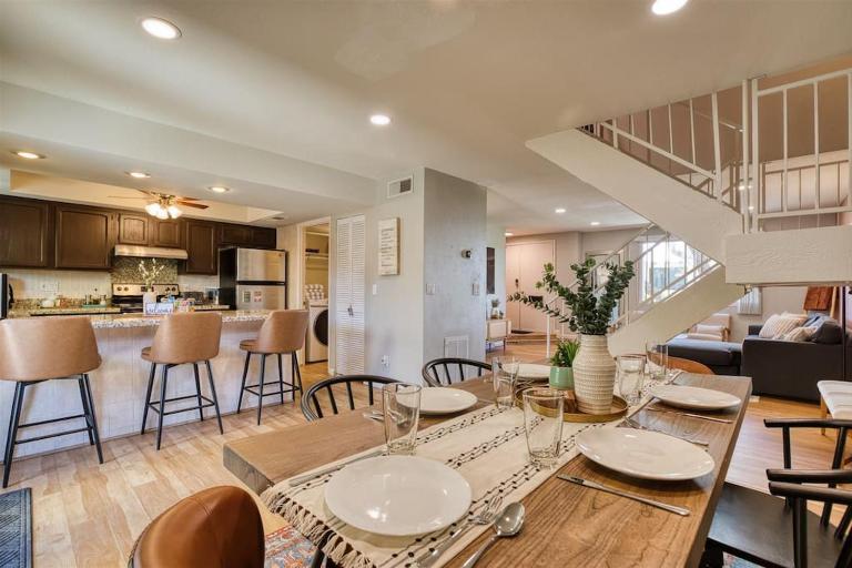 The Scott Casa - Walkable to Old Town Scottsdale, vibrant space, inviting patio! - B&B Scottsdale