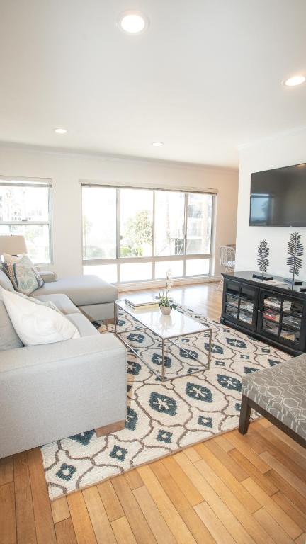 Ocean View condos - B&B Santa Monica