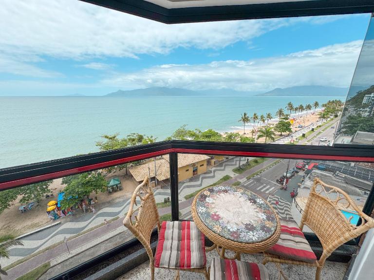 Apt Pé na Areia - Praia Martim de Sá - Espaço Gourmet na Varanda e Piscina - B&B Caraguatatuba