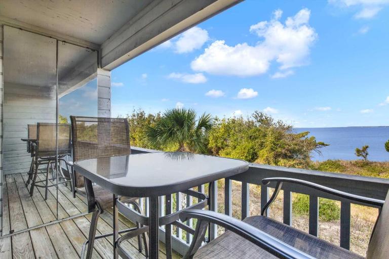 Savannah Beach & Racquet Club 212B - B&B Tybee Island