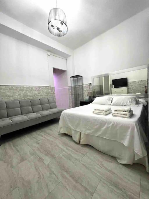 Estudio con entrada independiente en Madrid - Chambres d'hôtes Madrid