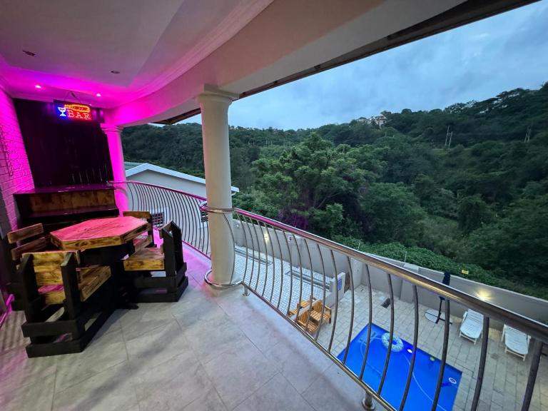 Durban Holiday Apartments by Mieli Estates , Unit 4 - B&B Durban