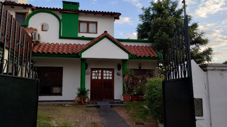 Acogedora Casa Familiar en Zona Residencial - Chambres d'hôtes Córdoba