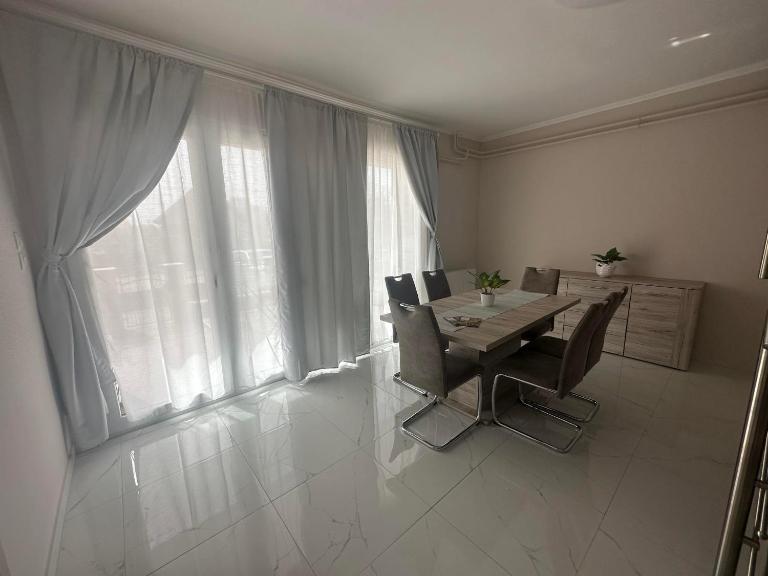 Relax for you Apartmanház - B&B Cserkeszőlő