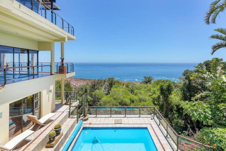 Villa Sol Camps Bay - Family Villa with 360 views - B&B Cape Town