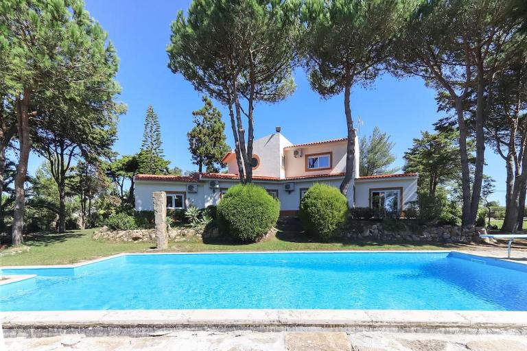 Vita Portucale ! Sintra Retreat Villa with Pool - B&B Sintra