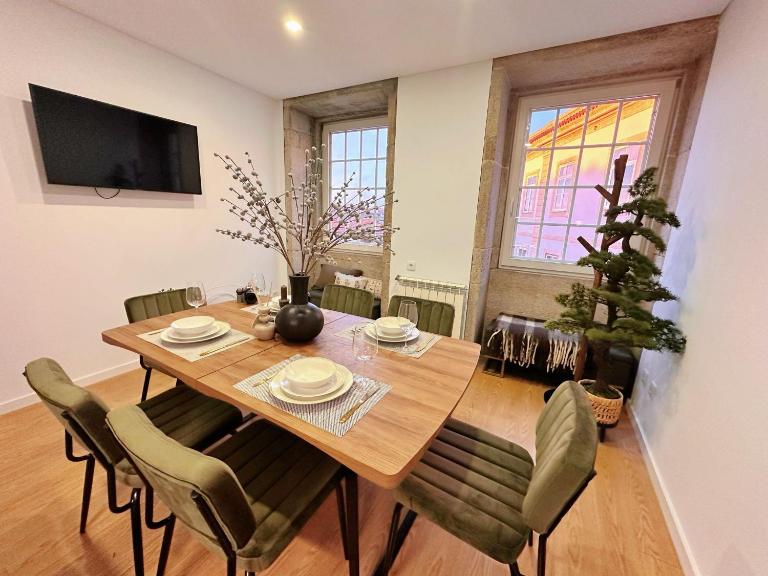 Downtown Premiu in center of Porto 3BR with AC - Bed and Breakfast Porto