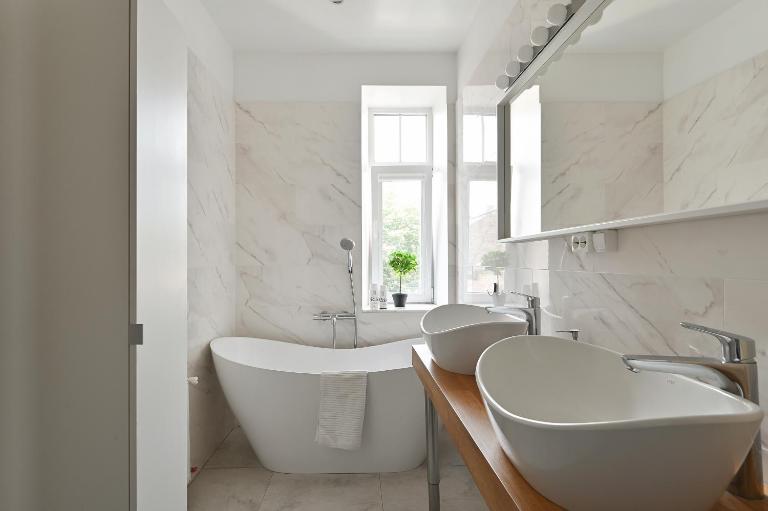 Luxury 110m2 Apartment with Bathtub - Caka Street Central - Chambres d'hôtes Riga