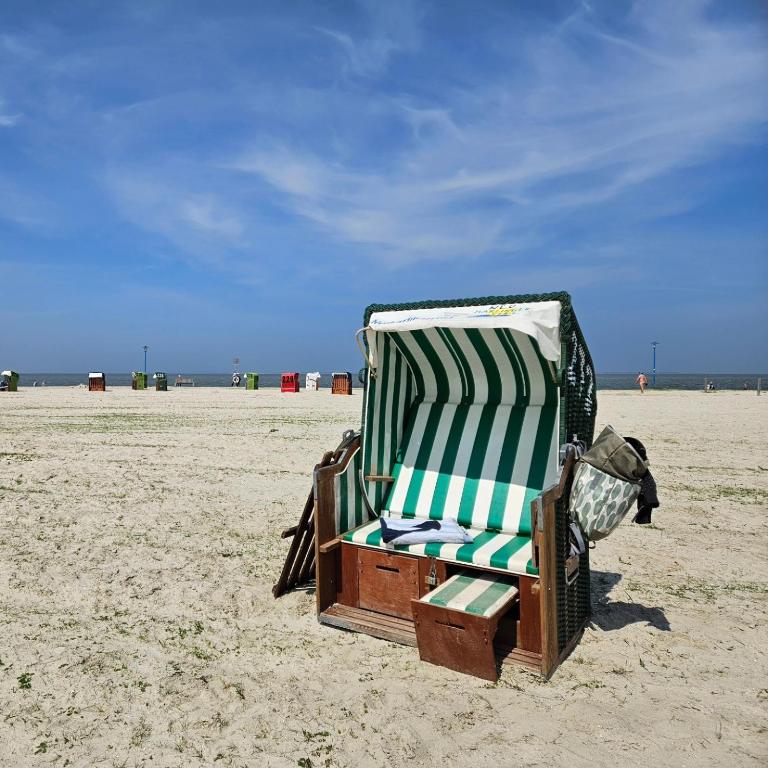 Ferienhaus Oll Smee 9 - Huus Twee mit eingezäunten Garten, Weitblick, Kamin und Strandkorb - B&B Werdum