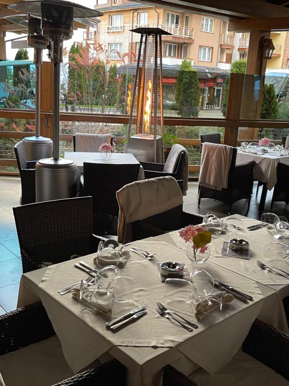 Pirin Golf Hotel&Spa Apartment 17 - private luxury apartment Mountains and Golf Course View - Ferienwohnung Raslog