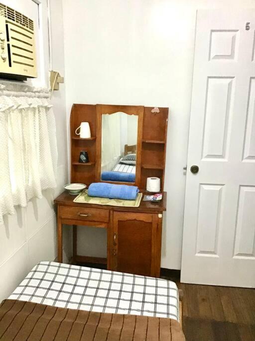Lowest Price Room In Downtown with WiFi Room 5 - B&B Davao City