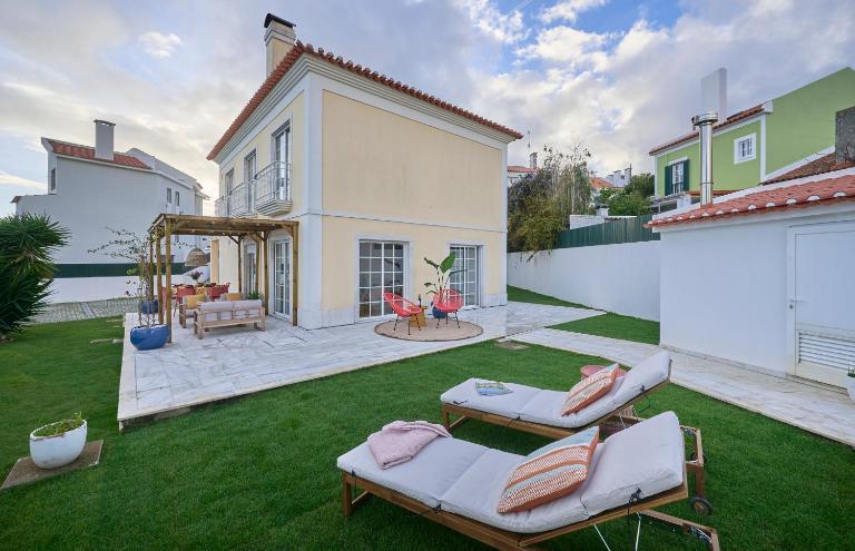 Beach & Cascais Luxury Villa, By TimeCooler - B&B Alcabideche