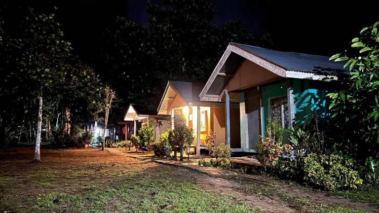 Sukau Sandipau Stay - Bed and Breakfast Kinabatangan