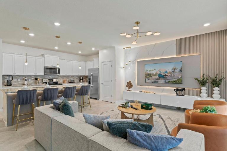 4018 Windsor Island NEW pool heat 13 guests 5BDR - Bed and Breakfast Davenport