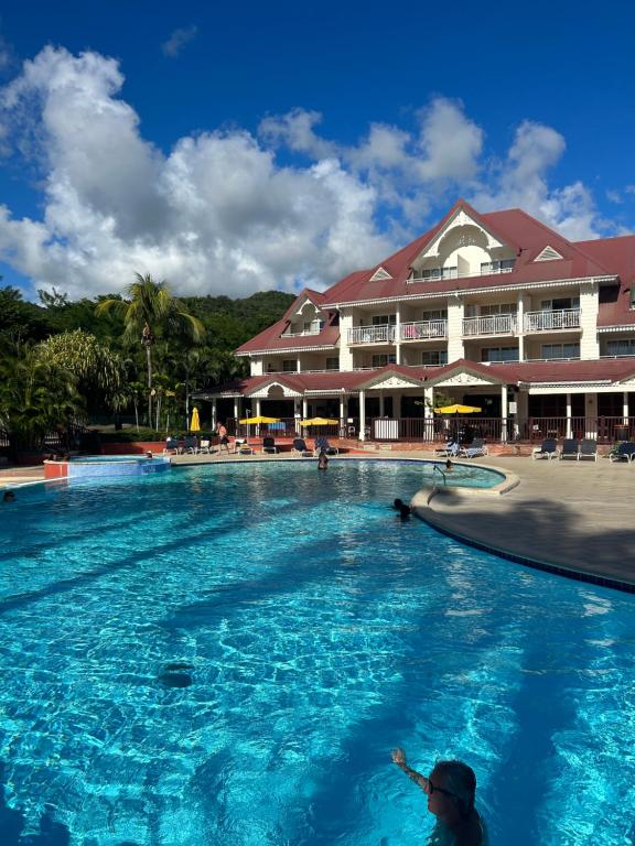Kaz Caraïbes, piscine & plage - B&B Sainte-Luce