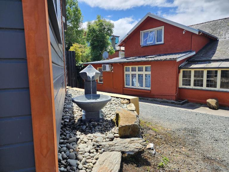 A Stone's Throw From Town Main House - B&B Dunedin