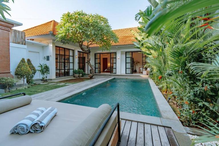 Prama Villa 2 Modern Tropical Villa with Pool - Chambres d'hôtes Canggu