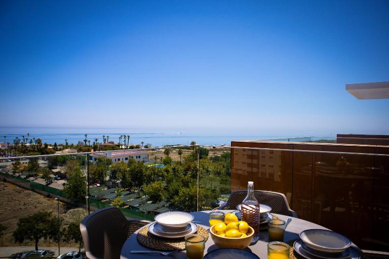 Seaside Serenity Apartment - B&B Torre del Mar