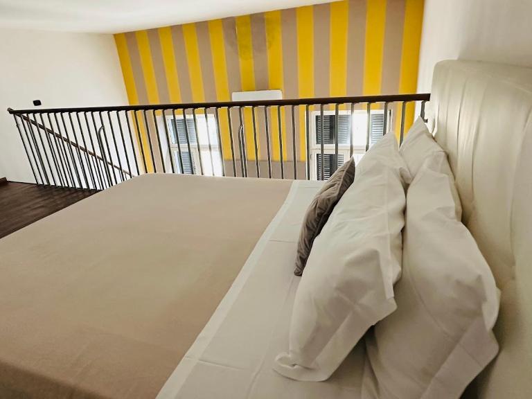 Loft San Carlo Art & Style on Santa Brigida - B&B Napoli