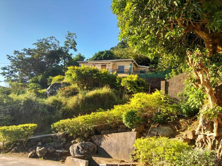 Grand Bay Dominica Sunrise Guesthouse - B&B Tête Morne