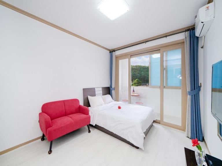 Samcheo Happy House Pension - B&B Santyoku