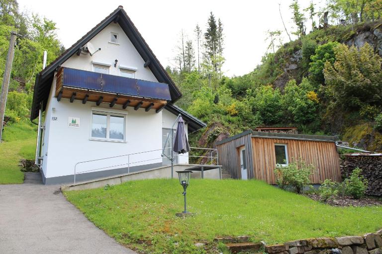 Ferienhaus Rauhfelsen - B&B Baiersbronn